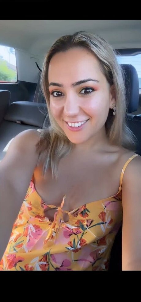 Foto di nudo di fuga di OnlyFans di Selina Amini