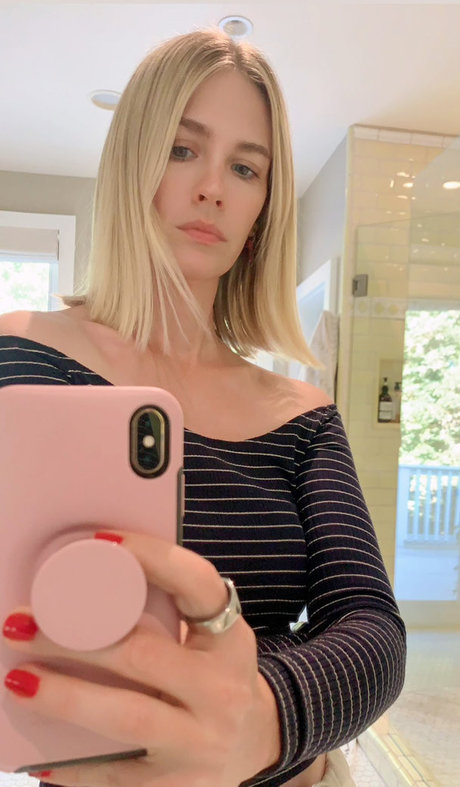 Foto di nudo di fuga di OnlyFans di January Jones
