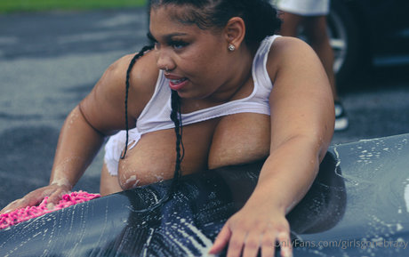 Foto di nudo di fuga di OnlyFans di Girlsgonebrazy