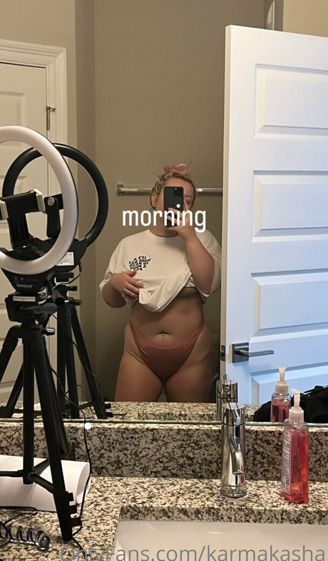 Foto di nudo di fuga di OnlyFans di Theoliviaskies