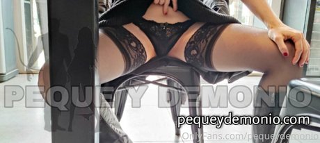 Foto di nudo di fuga di OnlyFans di Pequeydemonio