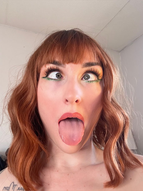 Foto di nudo di fuga di OnlyFans di Sativa Marie