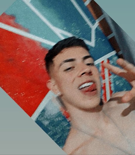 Foto di nudo di fuga di OnlyFans di Santi Garca