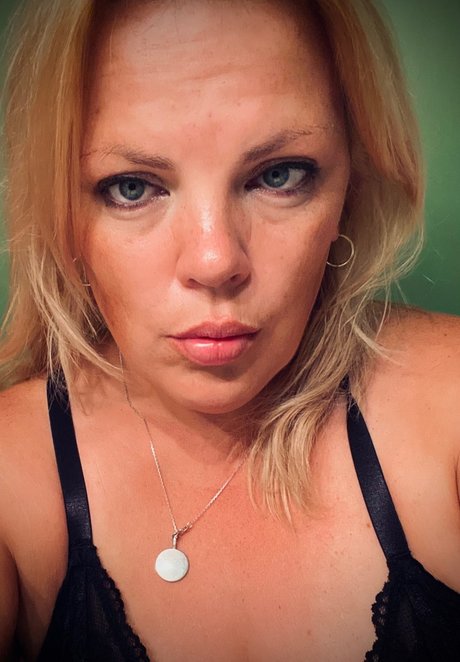 Foto di nudo di fuga di OnlyFans di Sassystassib