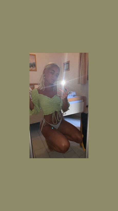 Foto di nudo di fuga di OnlyFans di Sascha Petersen