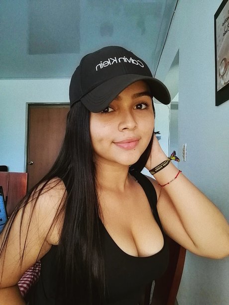 Foto di nudo di fuga di OnlyFans di Sarita Olarte