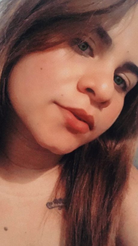 Foto di nudo di fuga di OnlyFans di Sarita Valega