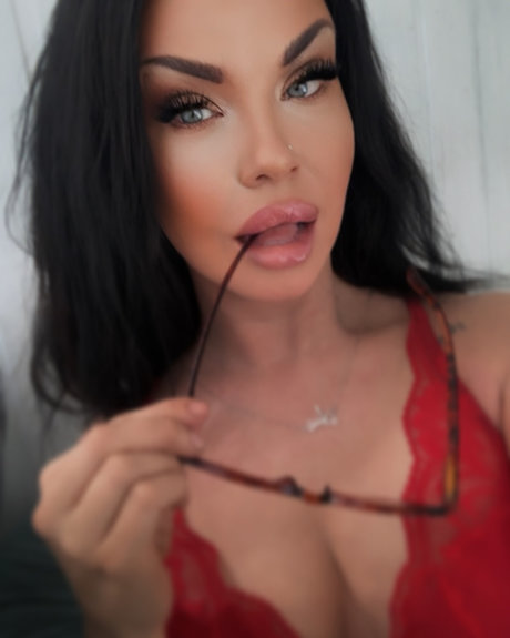 Foto di nudo di fuga di OnlyFans di Sariela