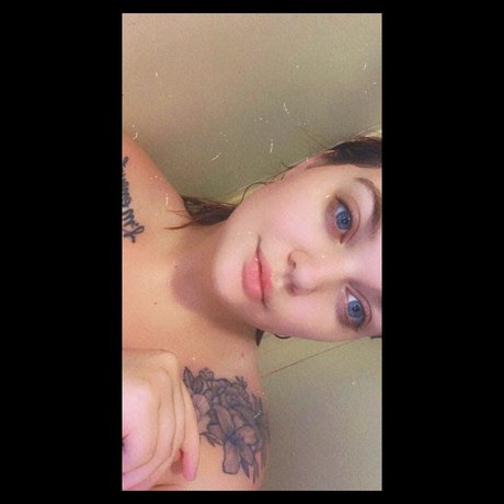 Foto di nudo di fuga di OnlyFans di Sar