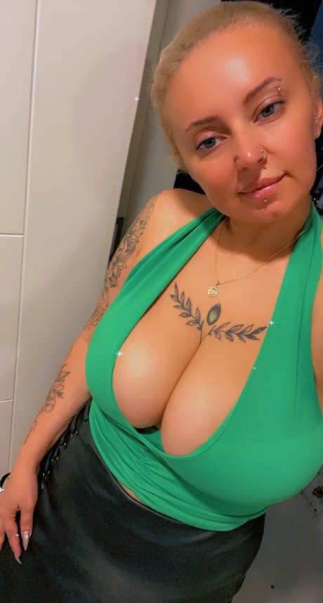 Foto di nudo di fuga di OnlyFans di Sara