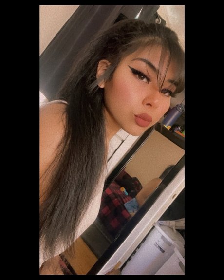 Foto di nudo di fuga di OnlyFans di Sarai