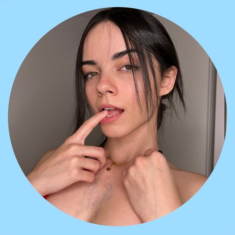 Foto di nudo di fuga di OnlyFans di Sarah Roomie  Exclusive Room 