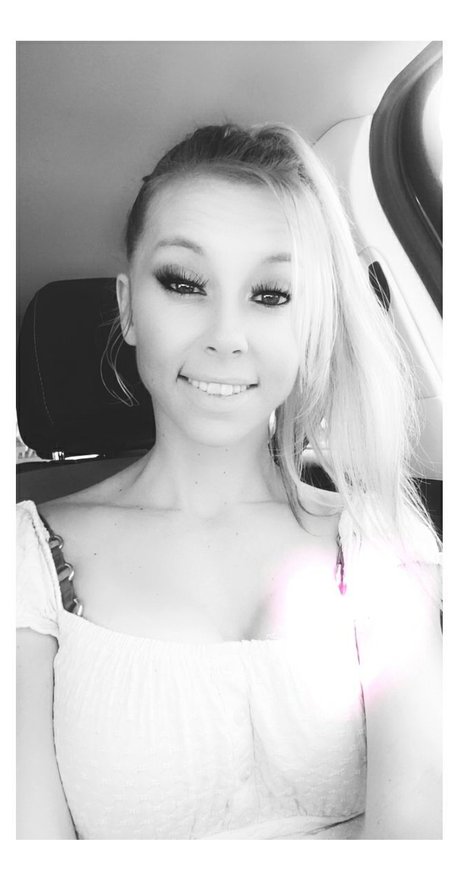 Foto di nudo di fuga di OnlyFans di Sarah Knoxxx