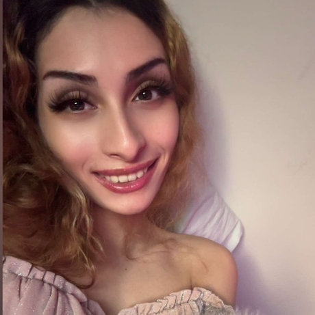 Foto di nudo di fuga di OnlyFans di Sapphire Burns