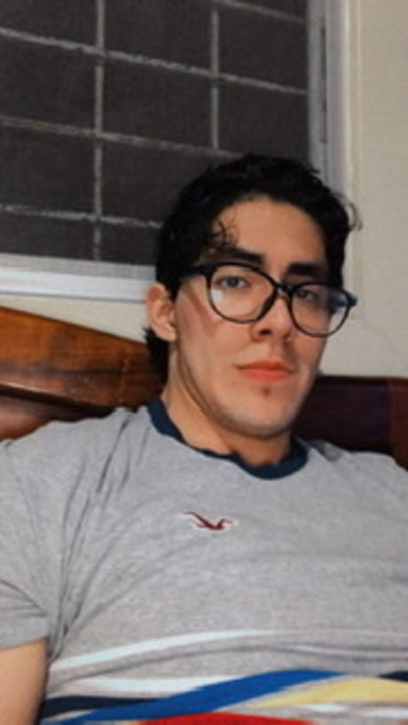 Foto di nudo di fuga di OnlyFans di Santiago Aguilar