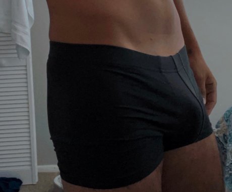 Foto di nudo di fuga di OnlyFans di Santi