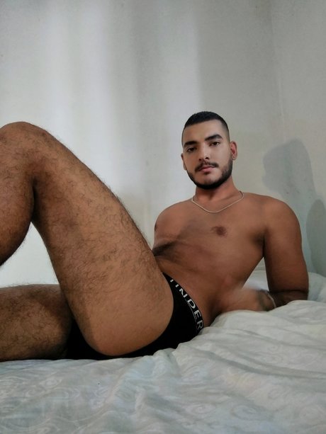 Foto di nudo di fuga di OnlyFans di Santiago Ramn Chaux