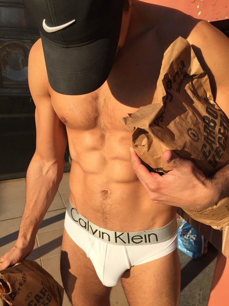 Foto di nudo di fuga di OnlyFans di Sansonnorte