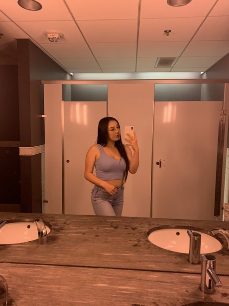Foto di nudo di fuga di OnlyFans di Chelsey