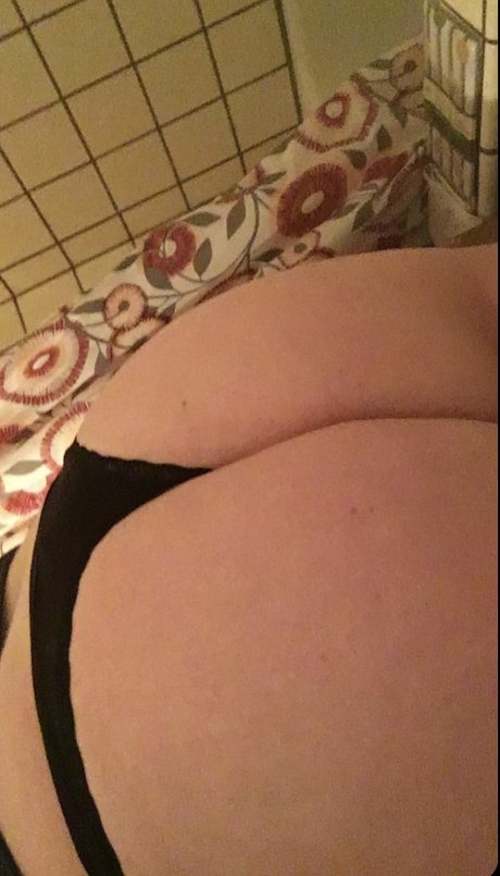 Foto di nudo di fuga di OnlyFans di Lilmama