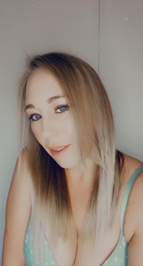 Foto di nudo di fuga di OnlyFans di Tabitha