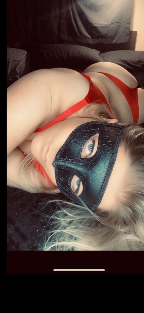 Foto di nudo di fuga di OnlyFans di Saramarie1376