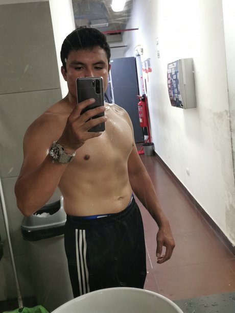 Foto di nudo di fuga di OnlyFans di Jos Aguinaga