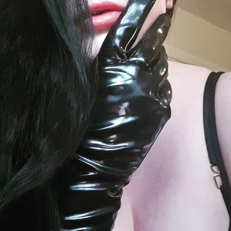 Foto di nudo di fuga di OnlyFans di  Mistress Sadie Whiplash 