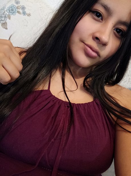 Foto di nudo di fuga di OnlyFans di Luuu