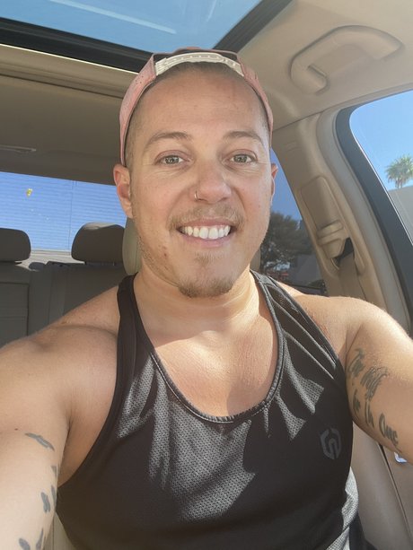Foto di nudo di fuga di OnlyFans di Rivmic