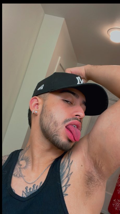 Foto di nudo di fuga di OnlyFans di Suave