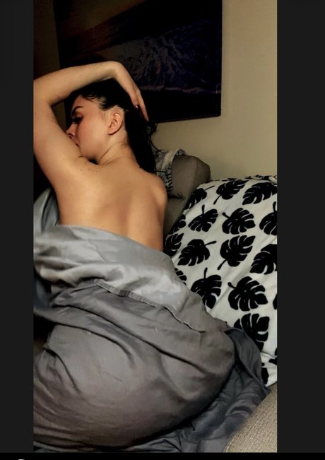 Foto di nudo di fuga di OnlyFans di Scarlethunny