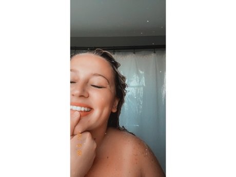 Foto di nudo di fuga di OnlyFans di Samantha Reese