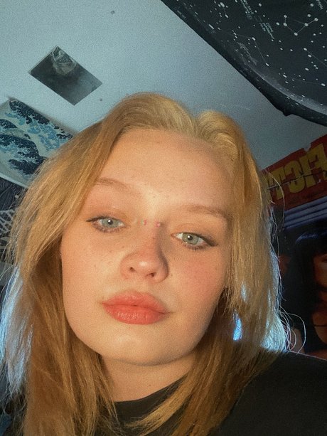 Foto di nudo di fuga di OnlyFans di Sawyerruby