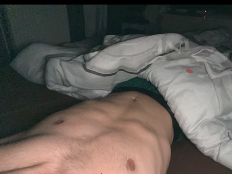Foto di nudo di fuga di OnlyFans di Savoiepas