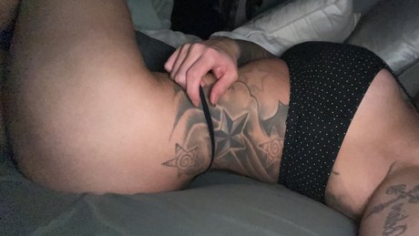 Foto di nudo di fuga di OnlyFans di May