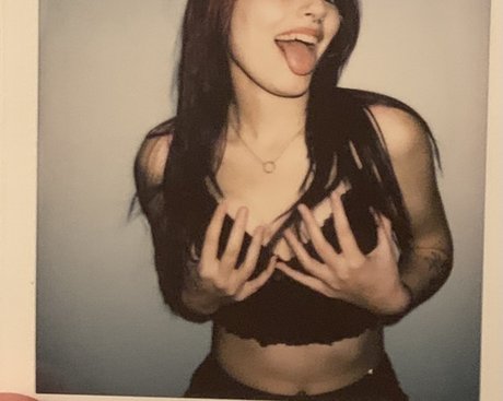Foto di nudo di fuga di OnlyFans di Sierra