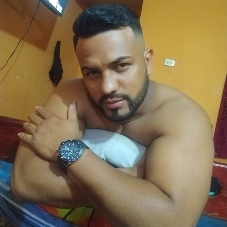 Foto di nudo di fuga di OnlyFans di Leonel Chirinos