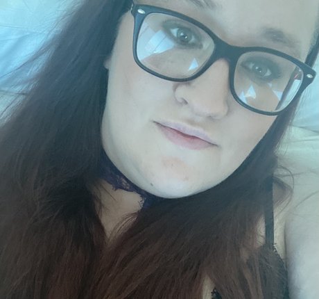 Foto di nudo di fuga di OnlyFans di Ember