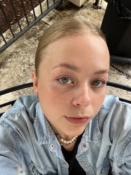 Foto di nudo di fuga di OnlyFans di Kate