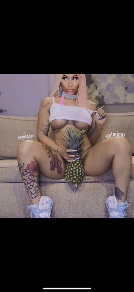 Foto di nudo di fuga di OnlyFans di Cali