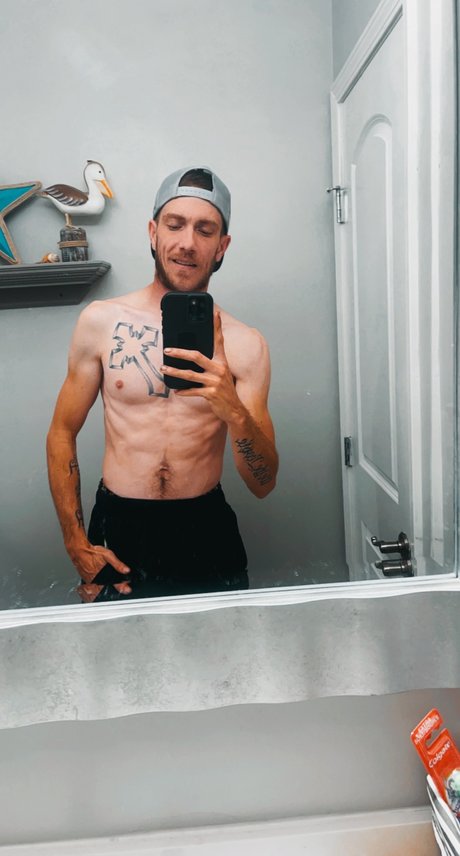 Foto di nudo di fuga di OnlyFans di Brandon Bear
