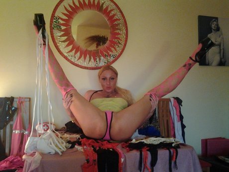 Foto di nudo di fuga di OnlyFans di Yulia Nicolskaia