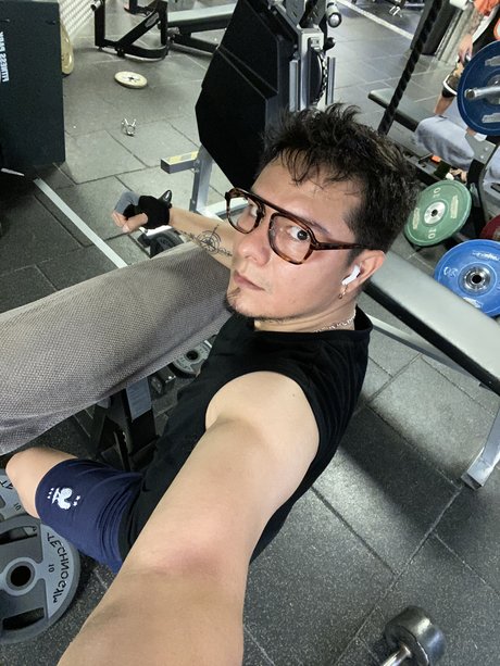 Foto di nudo di fuga di OnlyFans di Victor Loher