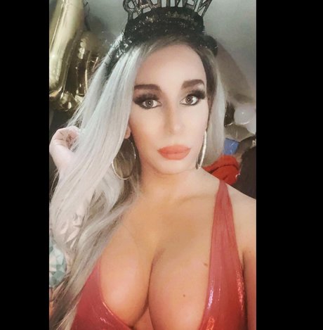 Foto di nudo di fuga di OnlyFans di Xoxoxsapphirefree 