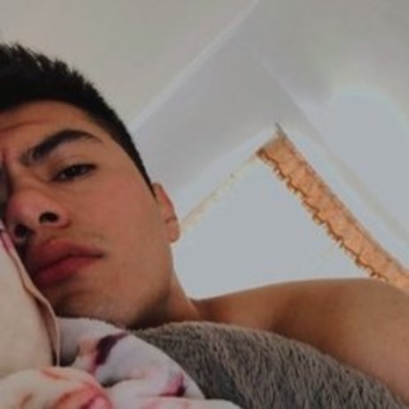 Foto di nudo di fuga di OnlyFans di Plux