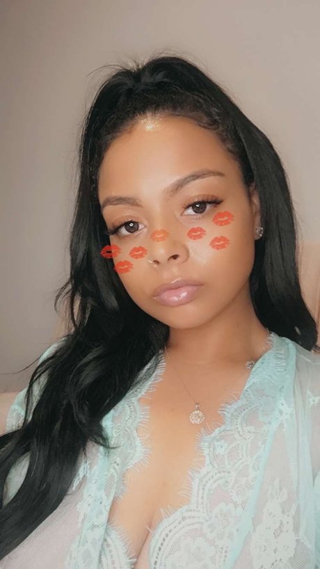 Foto di nudo di fuga di OnlyFans di Alyssa Luv