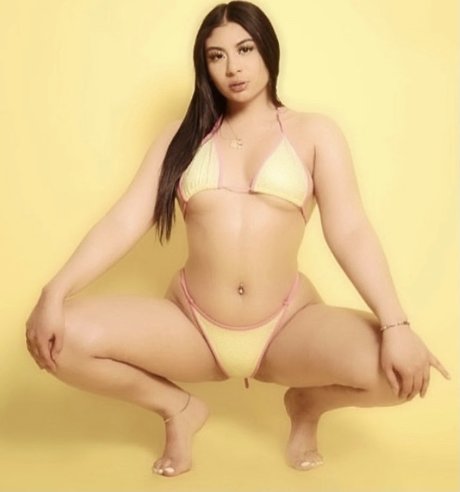 Foto di nudo di fuga di OnlyFans di Adri