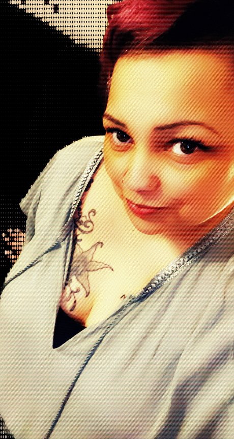 Foto di nudo di fuga di OnlyFans di Mommy May I