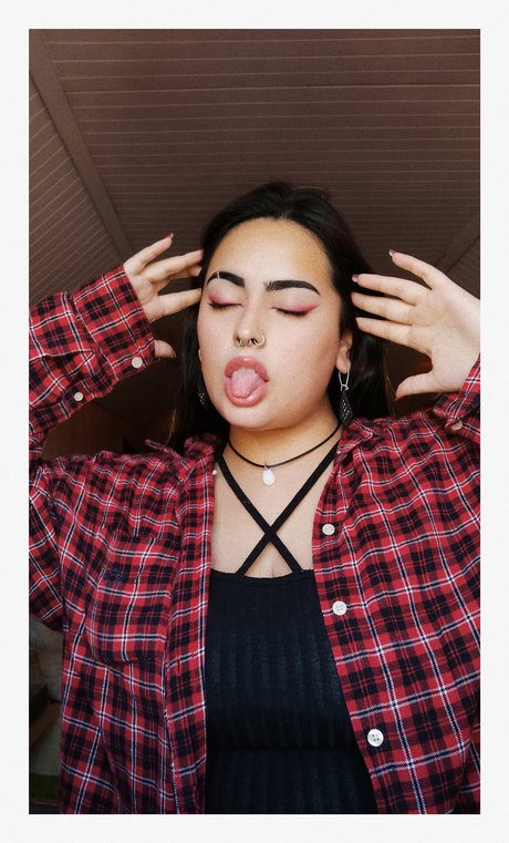 Foto di nudo di fuga di OnlyFans di Lesly